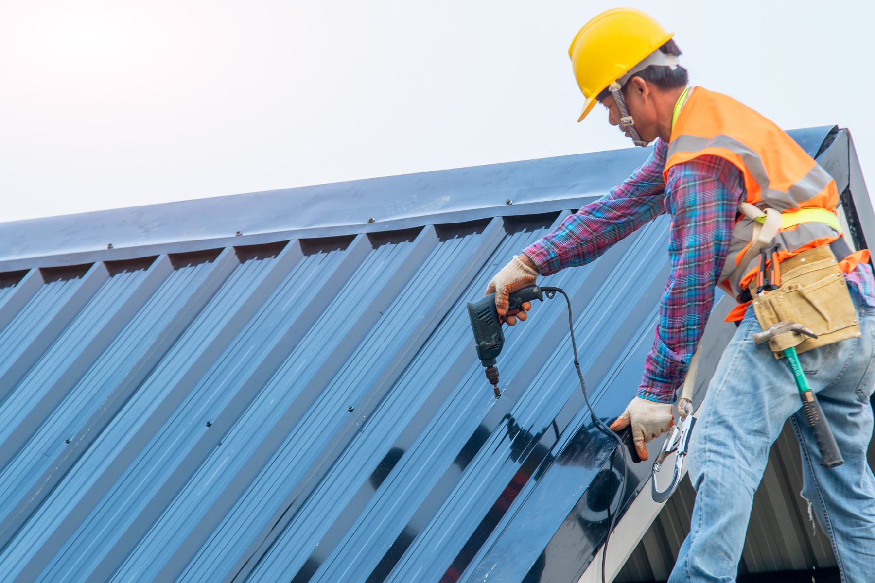 The Benefits of Solar Roofing: Is it Right for You?